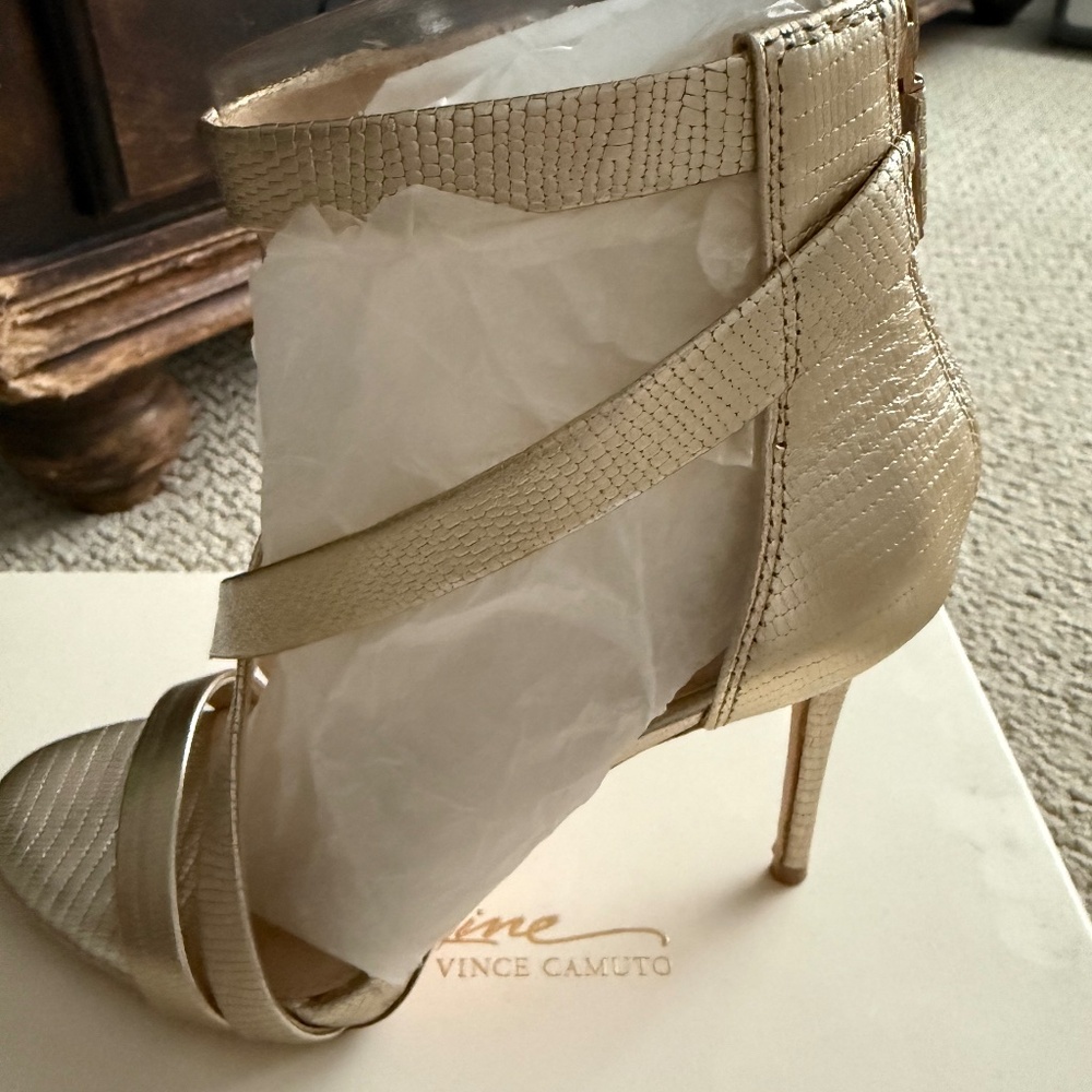 Vince Camuto Imagine Devin2 Soft Gold Heels size 6.5